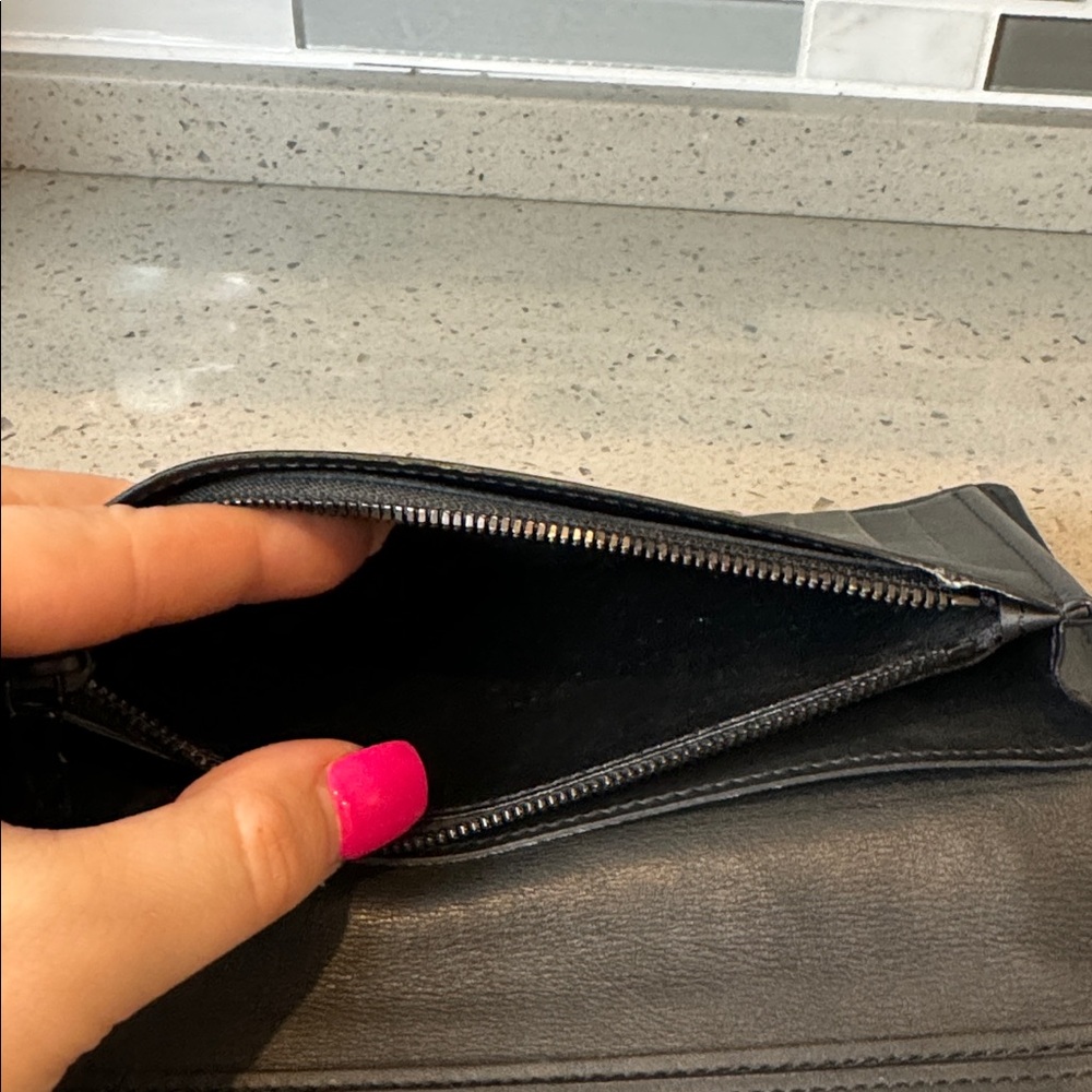 LOUIS VUITTON - Monogram Wallet - Picture 8 of 14